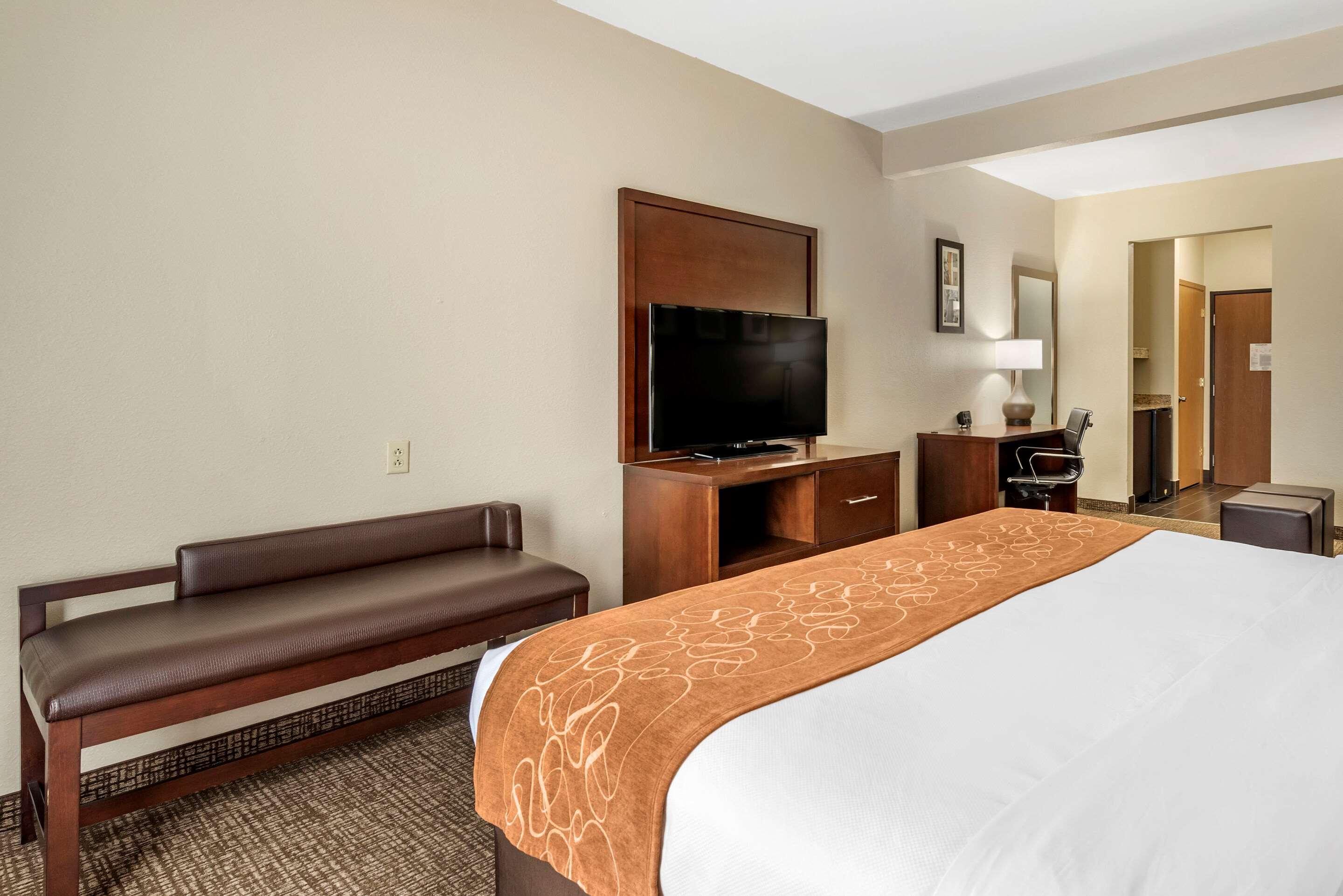 Comfort Suites Auburn Extérieur photo
